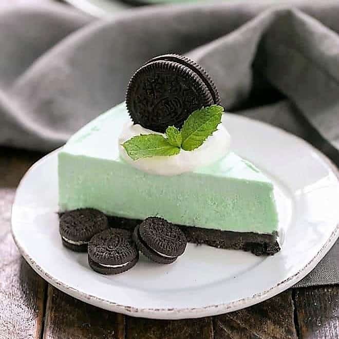 Frozen Grasshopper Pie - Creamy & Delicious -That Skinny Chick Can Bake