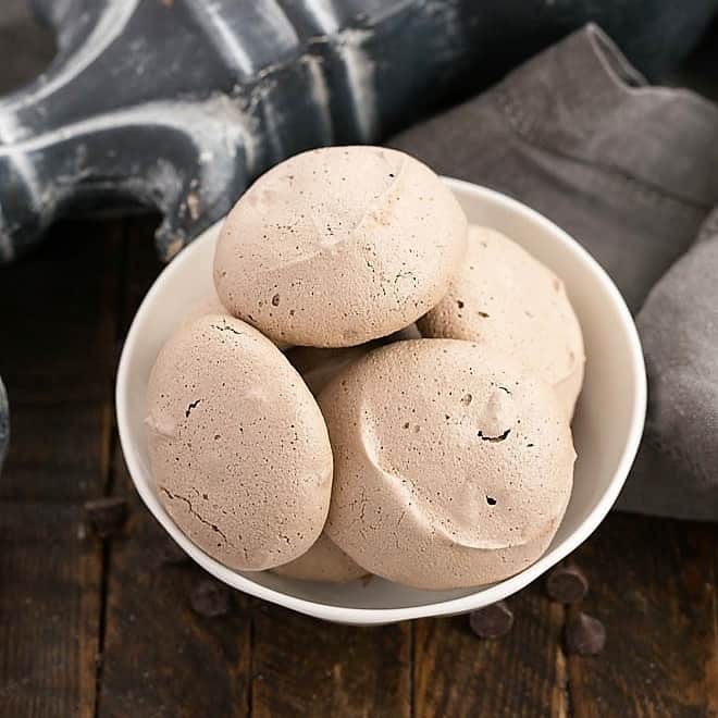 Chocolate Chip Meringues 