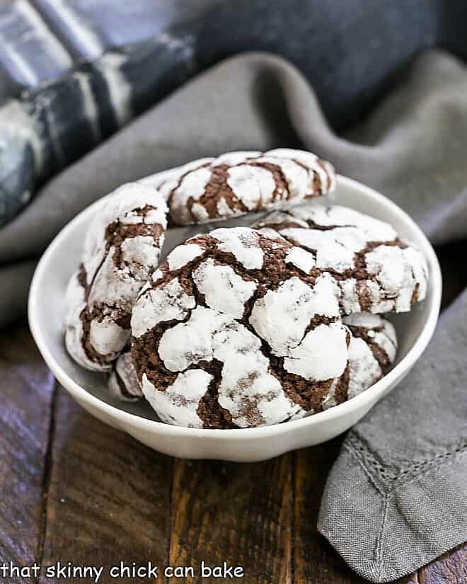 Earthquake Cookies in a white ceramic bowl.