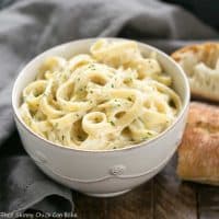 Light Fettuccine Alfredo | A creamy flavorful, lightened up Fettuccine Alfredo that tastes amazing!