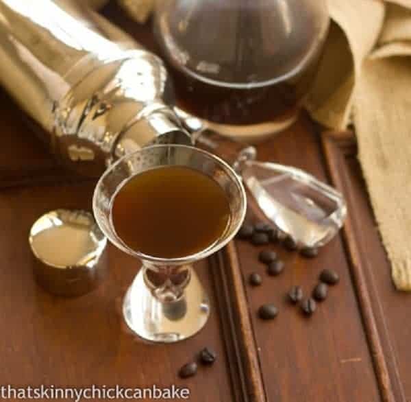 Homemade Kahlua | An easy, homemade holiday gift!