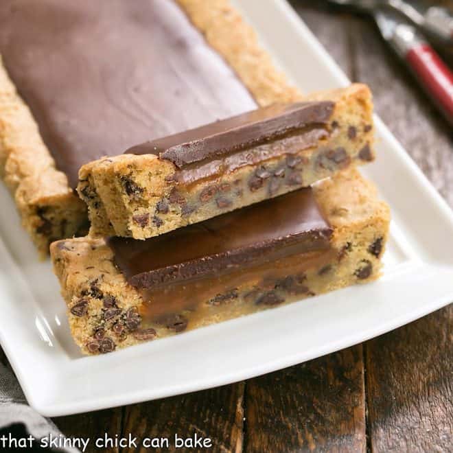 Chocolate chip cookie tart with 2 slices cut