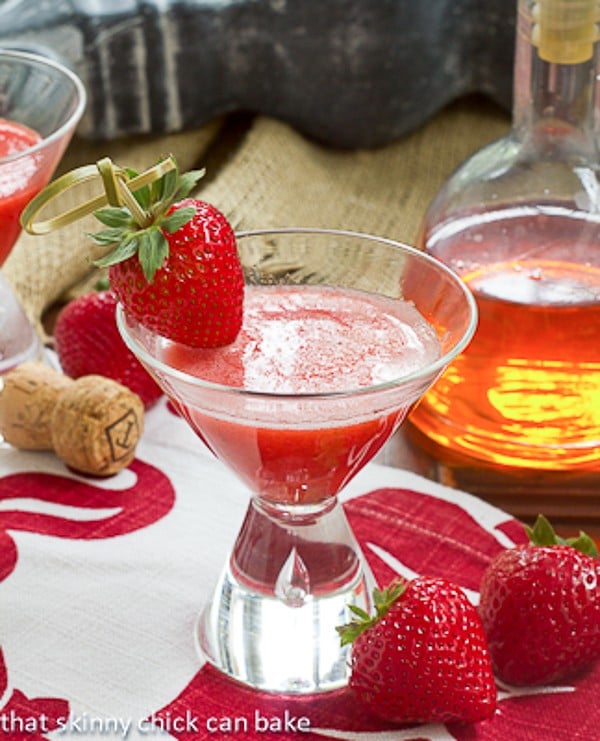 Strawberry Bellinis | A berry twist on the Italian classic!!