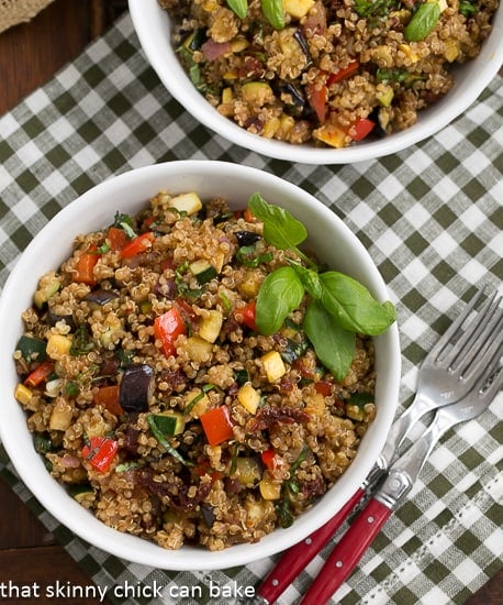 Quinoa Salad with Roasted Vegetables - a healthy, hearty entree or side dish A healthy and flavorful Quiona Salad with Roasted Vegetables |That Skinny Chick Can Bake