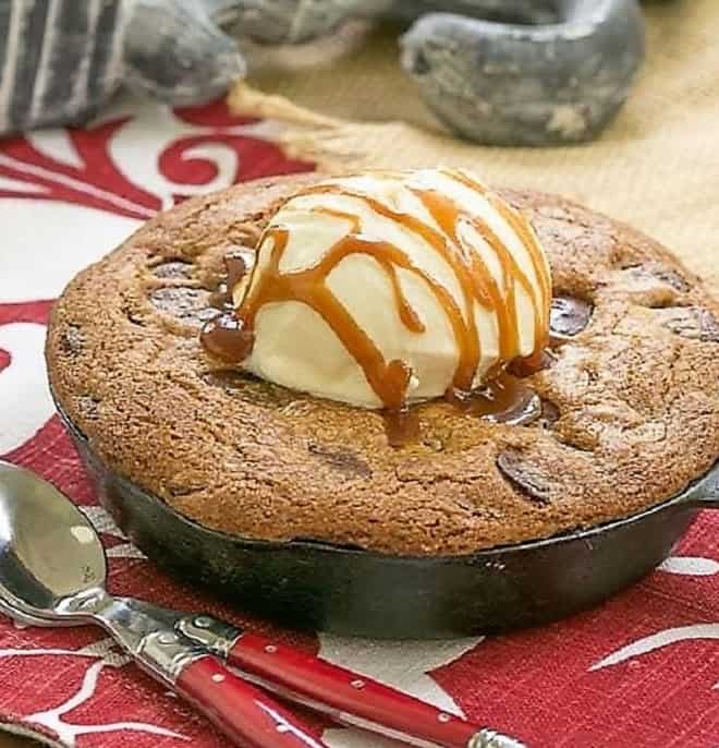 Homemade Pizookie Recipe | When a Pizza Meets a Cookie 