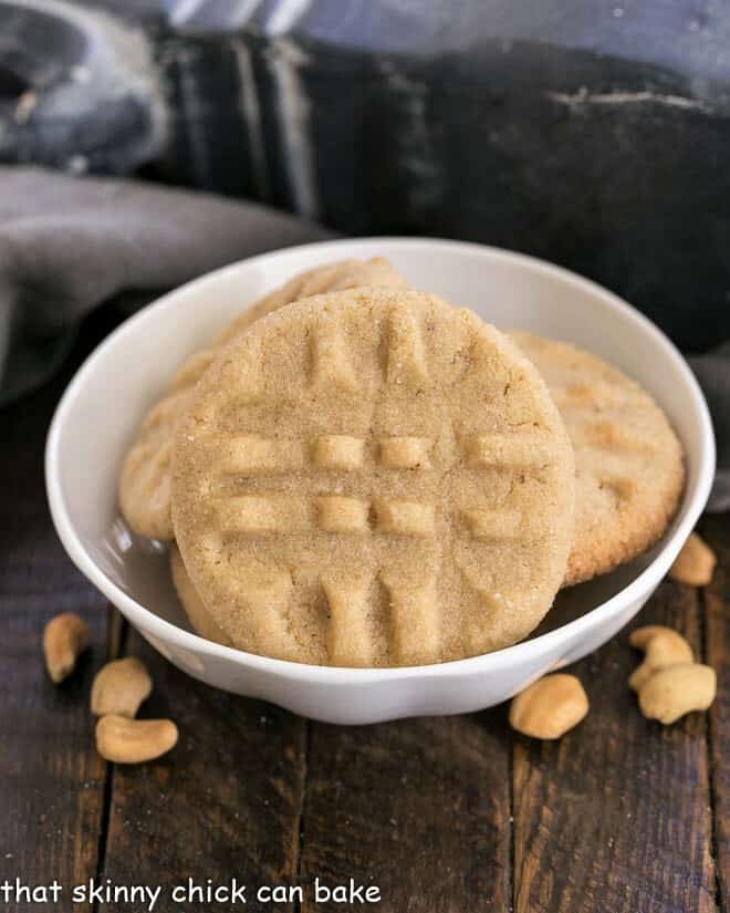 Easy Peanut Butter Cookies in a small white ceramic bowl