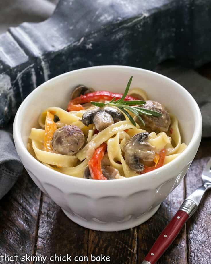 Pasta Fettuccine in a white bowl