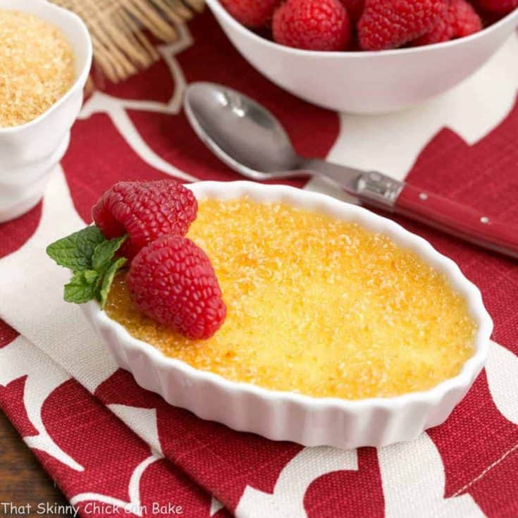 Classic Creme Brulee | a fabulous vanilla custard topped with a thin layer of brittle, caramelized sugar