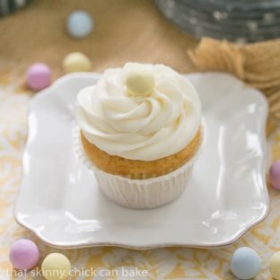 Buttercream Topped Vanilla Cupcakes - Delightfully delicious vanilla cupcakes!