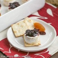 Cherry Topped Brie Bites | Mini Brie topped with a cherry compote