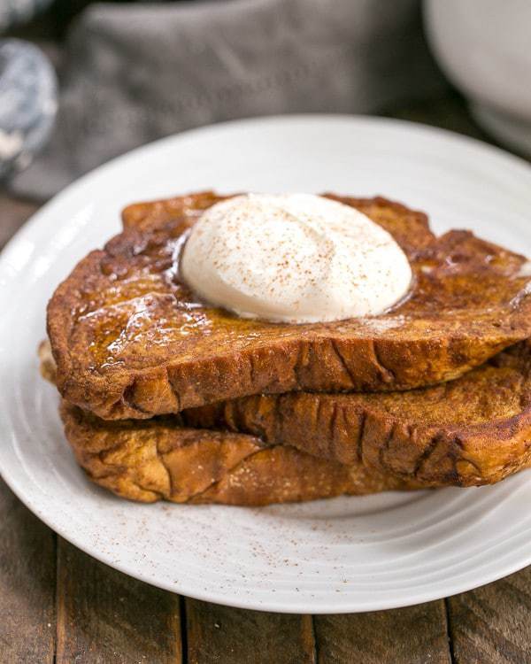 Pumpkin French Toast | A decadent breakfast treat with all the fabulous autumnal flavors of pumpkin pie!
