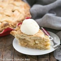 Deep Dish Apple Pie | Packed full of precooked apples makes for a perfect autumnal pie!