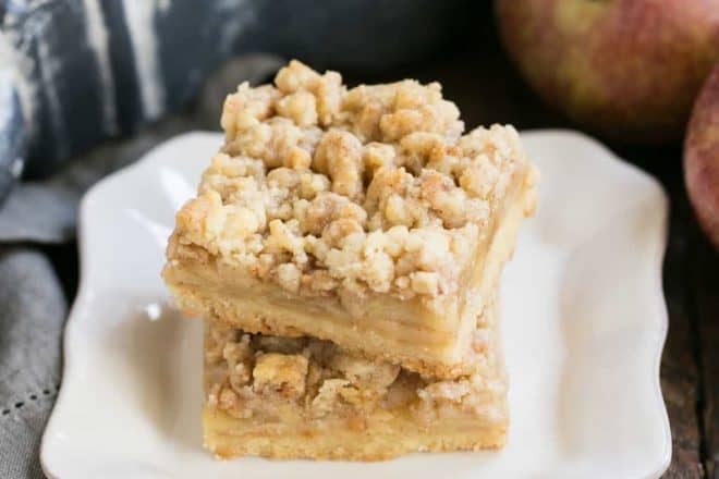 Caramel Apple Pie Toffee Bars | A delectable autumn apple treat!