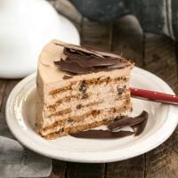 Mocha Chocolate Chip Cookie Icebox Cake | A no-bake dessert that will make you swoon!!
