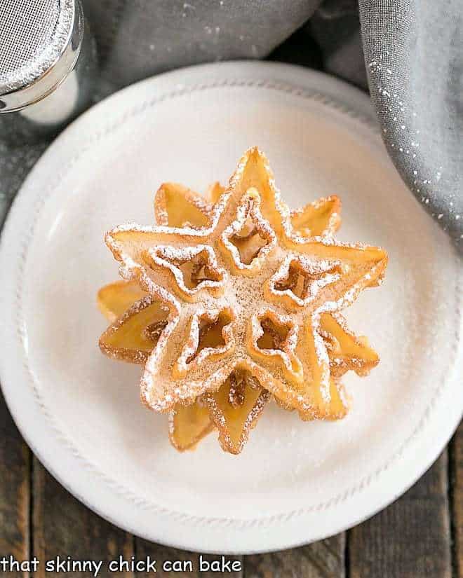 3 Rosettes stacked on a round plate.