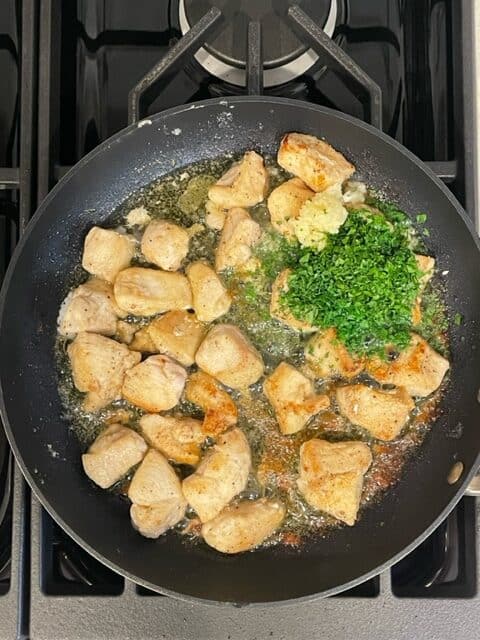 Chicken with parsley and garlic process shot 3.